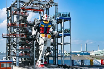 Gundam statue robot Yokohama
